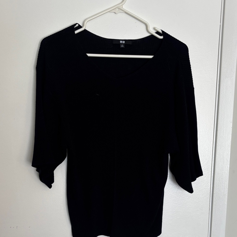 Uniqlo Black V-Neck Blouse